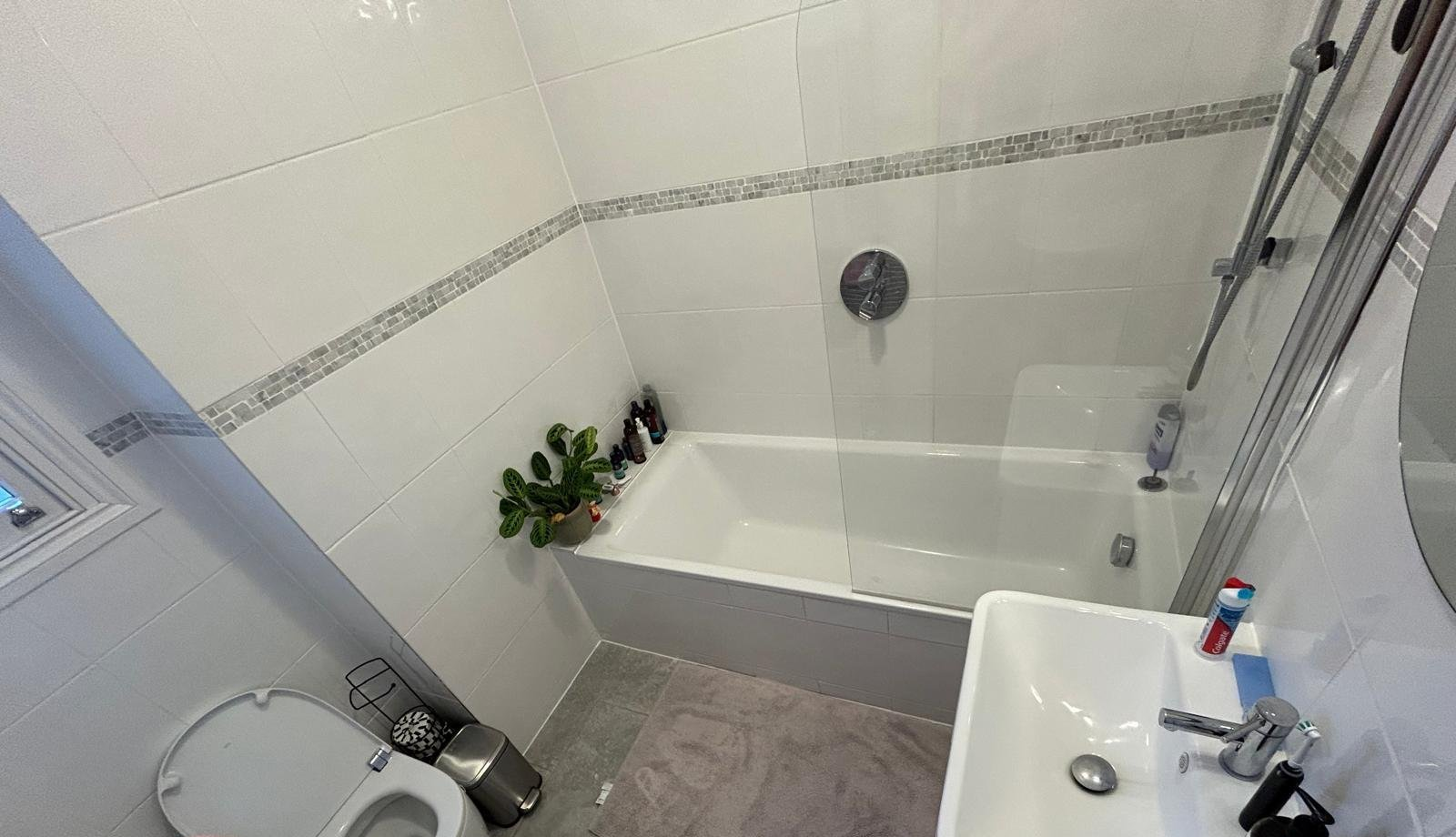 Elliott's bathroom before redesign